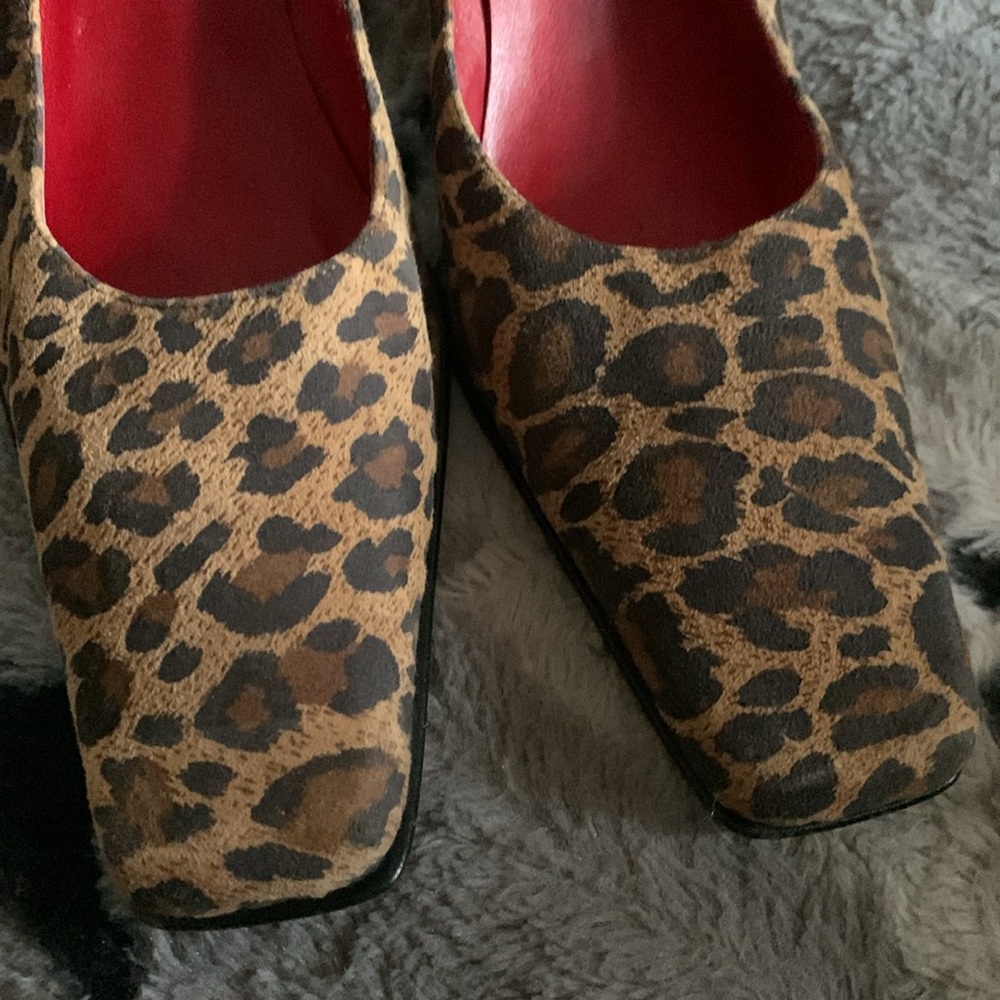 Costa Blanca Animal Print Heels — 8.5 Narrow - Picture 3 of 14